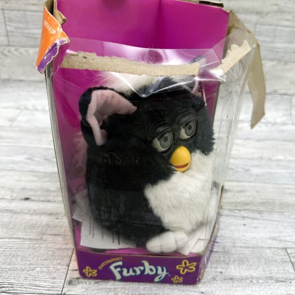Vintage 1998 Furby Skunk Model 70-800 by Tiger Electronics - works - Picture 2 of 14